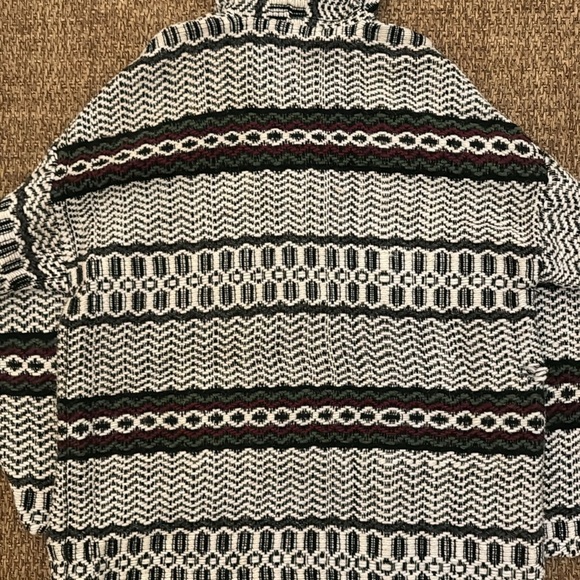 Ecuadorian Pullover Hoodie - Picture 10 of 15